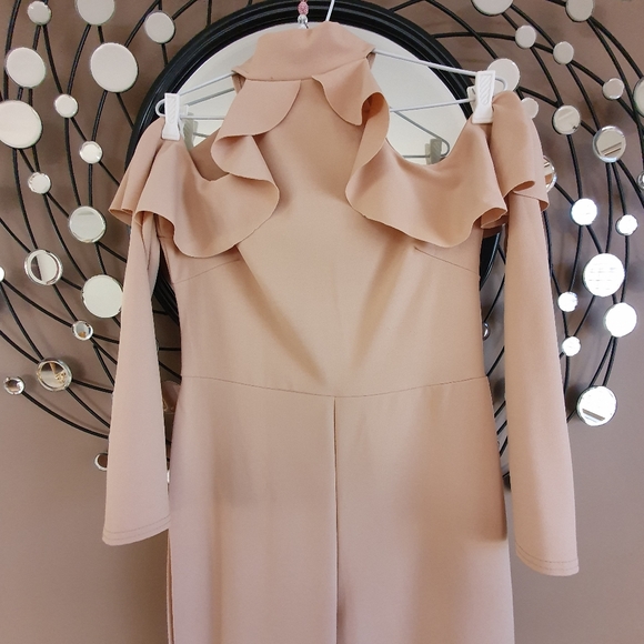 Cold shoulder long sleeved jumpsuit - Picture 8 of 9